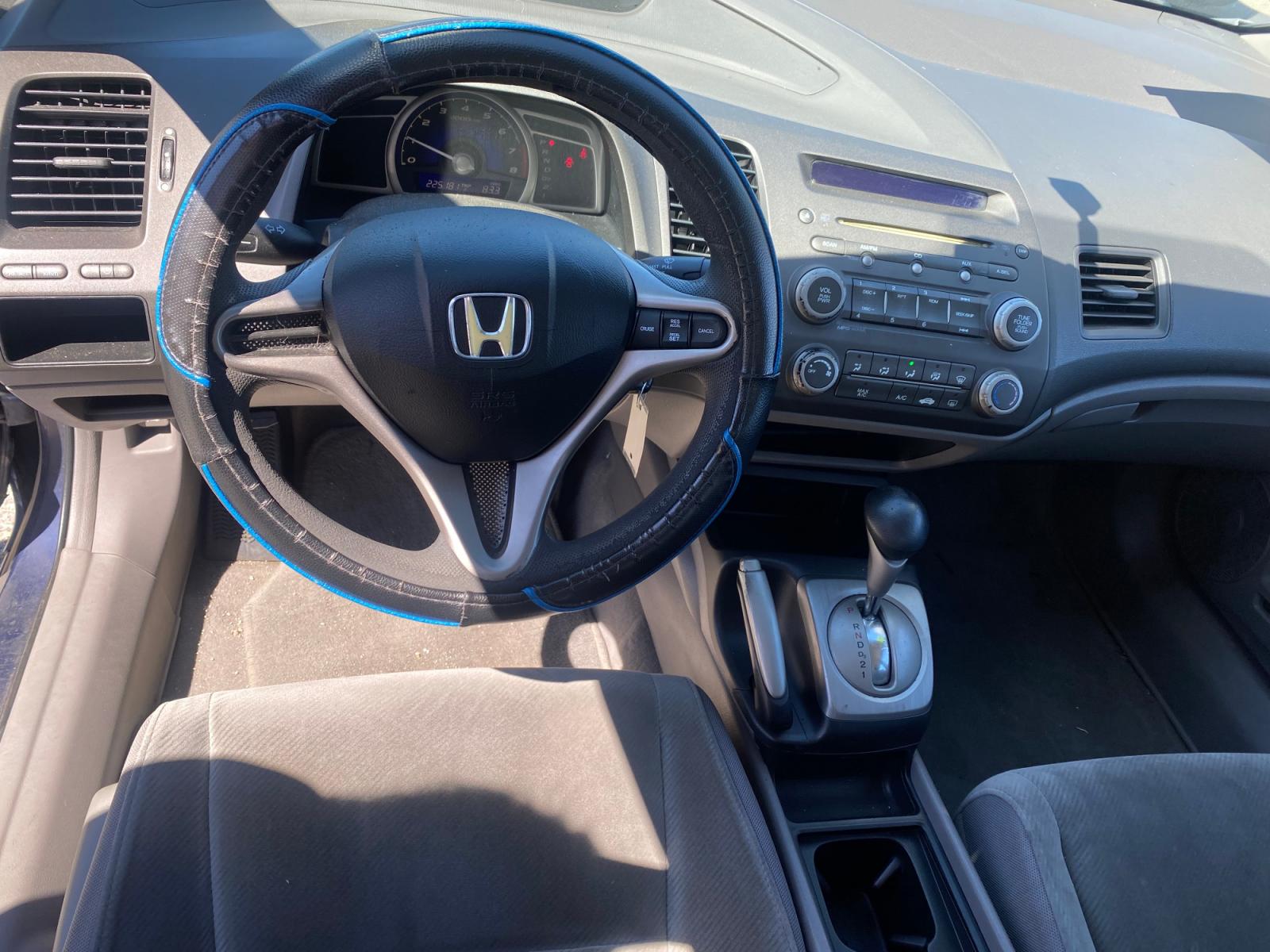 2009 Honda Civic (2HGFA16529H) , AUTOMATIC transmission, located at 44356 Date Ave., Lancaster, CA, 93534, (661) 945-6555, 34.688919, -118.139374 - Photo #2